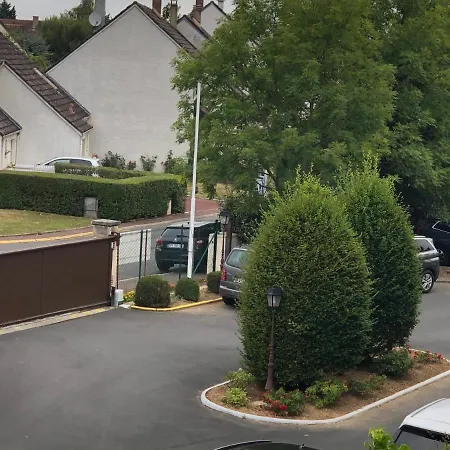 La De L Oree Du Golf De Hotel