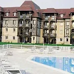 La De L Oree Du Golf De Hotel *