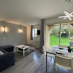 La De L Oree Du Golf De Hotel *