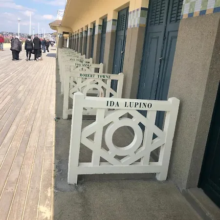 La De L Oree Du Golf De Hotel *