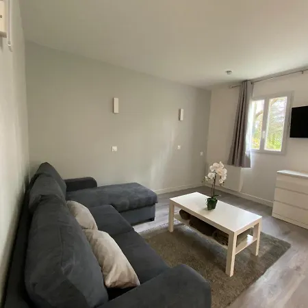 La De L Oree Du Golf De דוביל