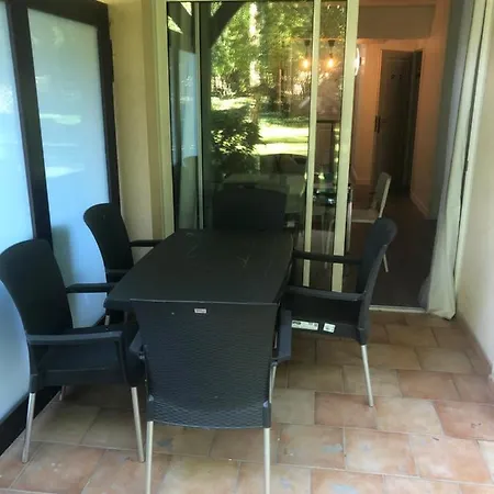 La De L Oree Du Golf De Hotel