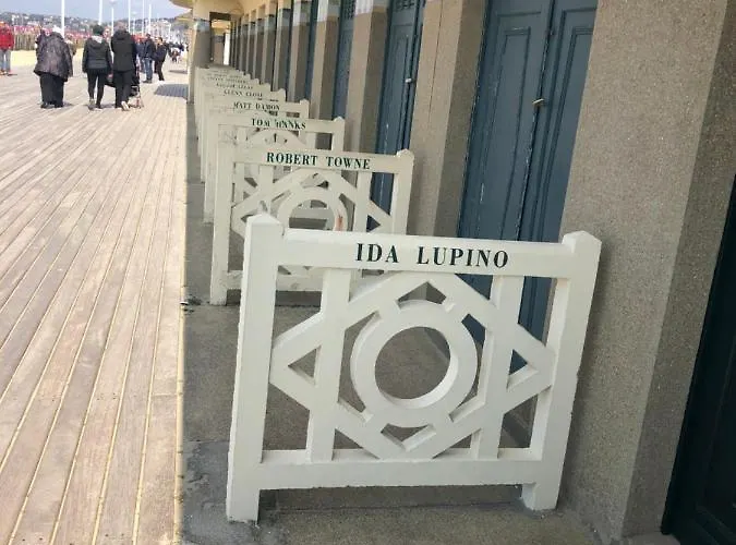 La De L Oree Du Golf De Hotel *