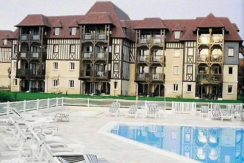 La De L Oree Du Golf De Otel *