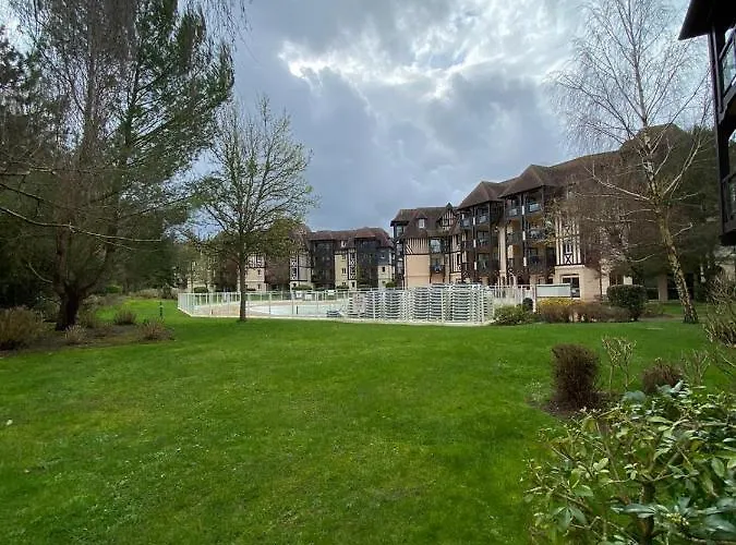 La De L Oree Du Golf De *