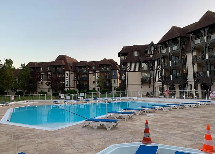 La De L Oree Du Golf De *